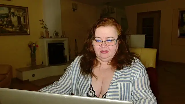 Snapshot of Natali-Gucci chatting on May 3, 5:52 pm Natali-Gucci online show from May 3, 5:52 pm