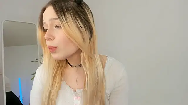 Snapshot of Love_audirs6 chatting on January 18, 2:10 pm Love audirs6 online show from January 18, 2:10 pm