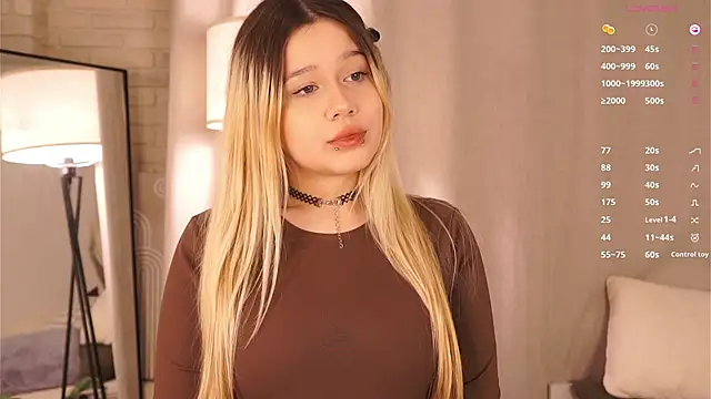 Snapshot of Love_audirs6 chatting on February 11, 12:15 am Love audirs6 online show from February 11, 12:15 am