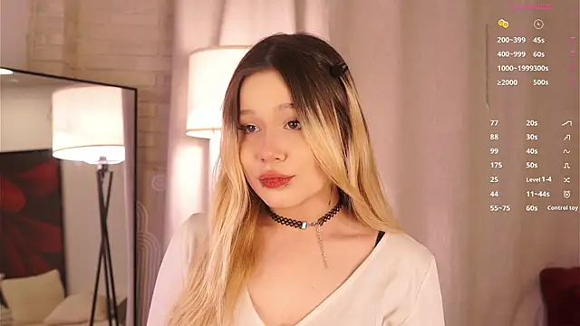 Snapshot of Love_audirs6 chatting on February 15, 12:07 am Love audirs6 online show from February 15, 12:07 am