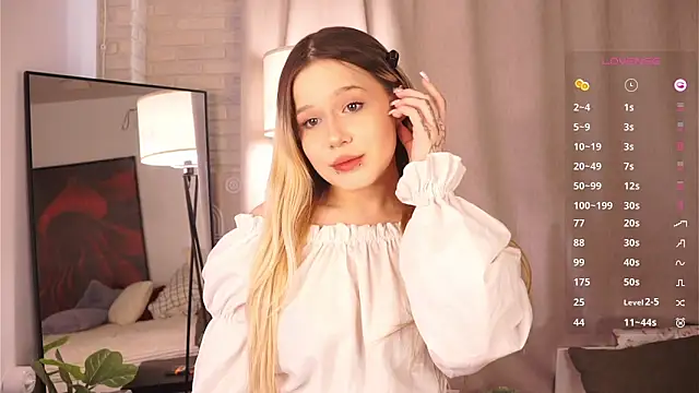 Snapshot of Love_audirs6 chatting on February 18, 12:23 pm Love audirs6 online show from February 18, 12:23 pm