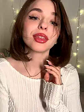 yoyogirlx online show from December 21, 1:29 pm