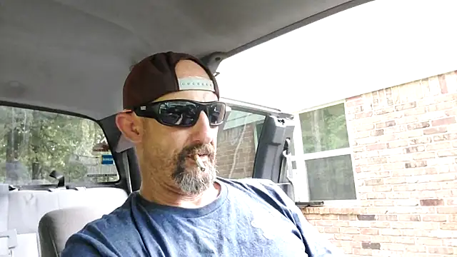 Snapshot of VendedLunching chatting on May 17, 10:17 pm VendedLunching online show from May 17, 10:17 pm