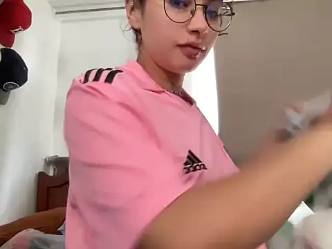 Snapshot of Dreana chatting on February 28, 5:14 pm Dreana online show from February 28, 5:14 pm