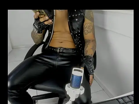 master leather online show from April 14, 8:26 pm