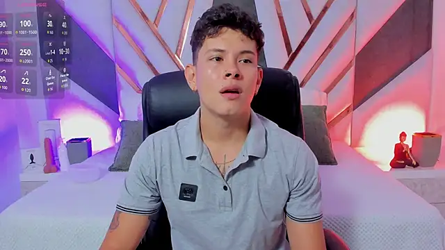 Daniel cute18 online show from November 12, 8:30 pm