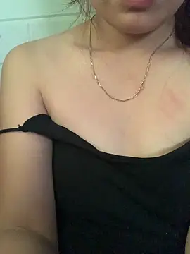 Snapshot of Winnie-sexy chatting on April 9, 7:03 am Winnie-sexy online show from April 9, 7:03 am