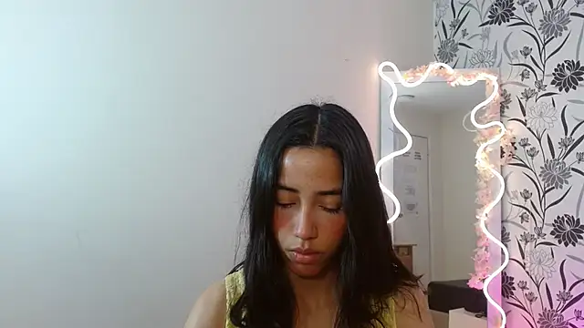 Snapshot of Joselyn_tay chatting on December 18, 11:49 am Joselyn tay online show from December 18, 11:49 am