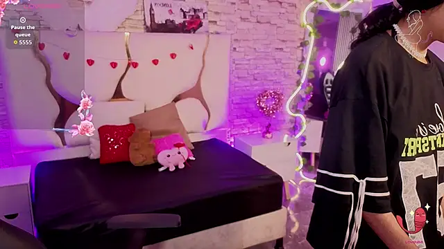 Joselyn tay online show from February 13, 12:01 pm