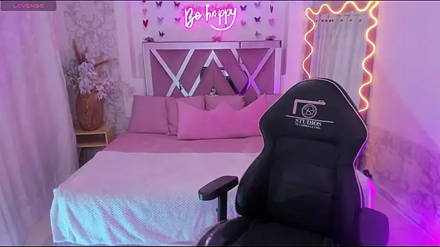 ISABELA TAY online show from March 17, 11:35 am