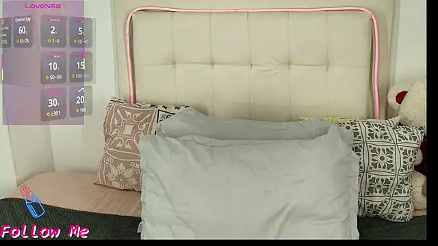 Daphne Hills online show from February 27, 6:19 pm