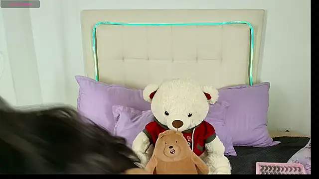Snapshot of Daphne_Hills chatting on March 15, 6:47 pm Daphne Hills online show from March 15, 6:47 pm