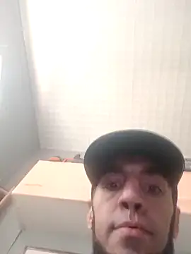 hotguy71000 online show from April 17, 12:52 pm