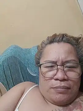 Snapshot of loriepinay46 chatting on July 13, 2:42 pm loriepinay46 online show from July 13, 2:42 pm