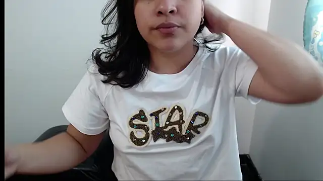 Snapshot of Little-rouse chatting on February 3, 5:07 pm Little-rouse online show from February 3, 5:07 pm