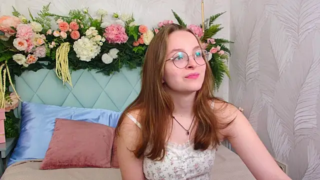 MadisonSmitt online show from December 15, 5:12 am