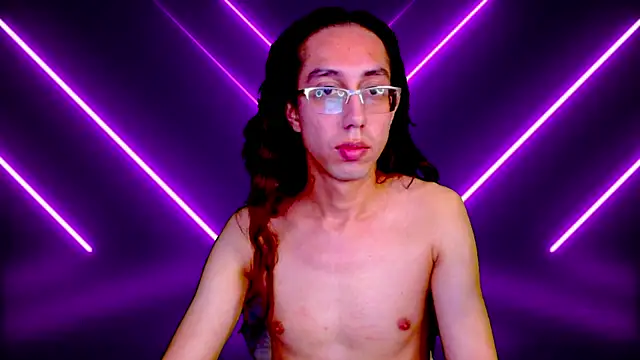 Snapshot of dantex9305 chatting on November 20, 3:18 am dantex9305 online show from November 20, 3:18 am