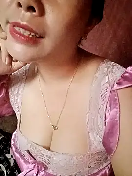 Snapshot of Qiune92 chatting on November 12, 10:26 am Qiune92 online show from November 12, 10:26 am