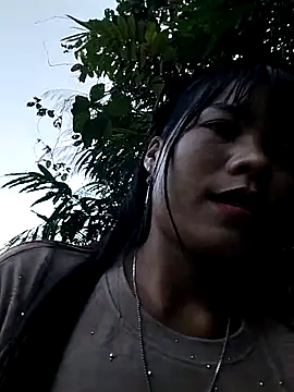 Snapshot of gugu0022 chatting on May 25, 11:44 pm gugu0022 online show from May 25, 11:44 pm
