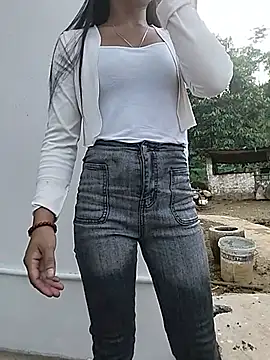 Snapshot of gugu0022 chatting on June 13, 10:57 am gugu0022 online show from June 13, 10:57 am