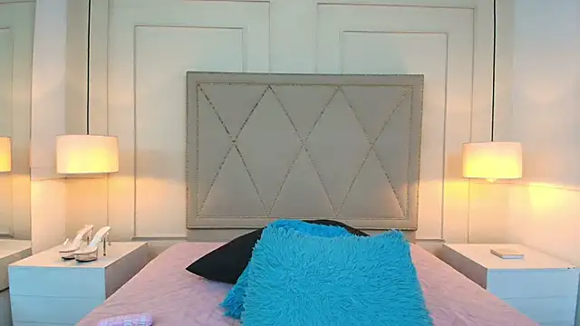 CarolinnaSaenz online show from May 25, 11:49 am