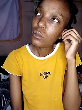 Beverlygurlx6 online show from March 4, 5:46 am