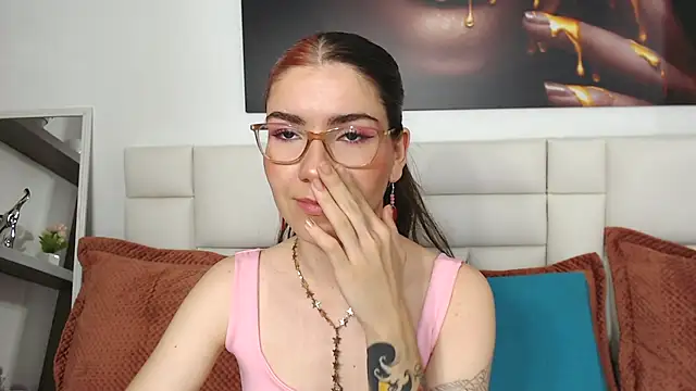 AriLumi online show from November 25, 7:47 pm