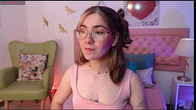 AriLumi online show from January 13, 7:30 pm