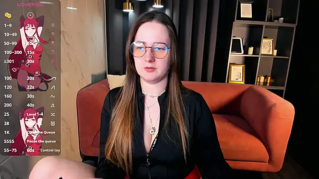 EmmaBloomm online show from April 10, 10:14 pm