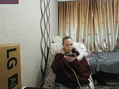 JenniDeep online show from November 27, 1:35 pm