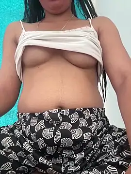 Snapshot of isha_sharma2002 chatting on March 27, 5:13 am isha sharma2002 online show from March 27, 5:13 am