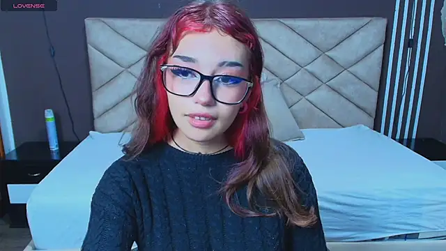 Snapshot of Laracooper_ chatting on November 17, 6:03 pm Laracooper online show from November 17, 6:03 pm