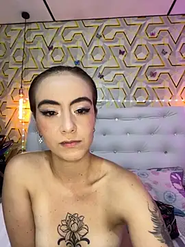 MelanyyJhonson15 online show from April 17, 2:36 am