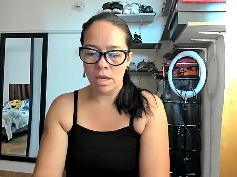 caroline 47 online show from February 11, 1:05 pm