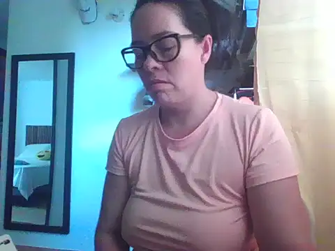 caroline 47 online show from April 30, 3:29 pm