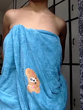 Snapshot of sexy_lelina chatting on April 4, 7:06 am sexy lelina online show from April 4, 7:06 am