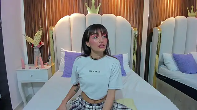 Snapshot of pixxxy_skinny chatting on November 16, 5:24 am pixxxy skinny online show from November 16, 5:24 am