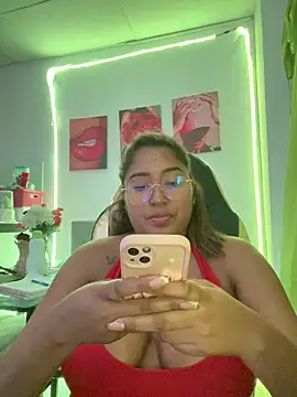 Snapshot of morena-2025 chatting on May 28, 2:20 am morena-2025 online show from May 28, 2:20 am