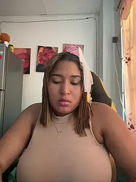 Snapshot of morena-2025 chatting on June 22, 6:49 pm morena-2025 online show from June 22, 6:49 pm