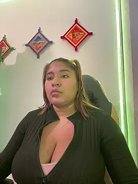 Snapshot of morena-2025 chatting on August 1, 12:21 am morena-2025 online show from August 1, 12:21 am