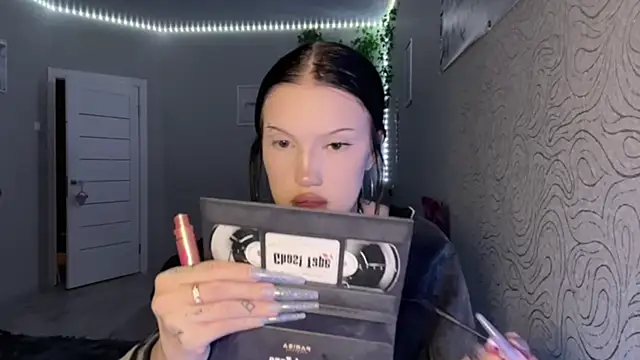 JuliaElse online show from December 20, 4:36 pm