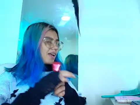 Snapshot of tsuky_nekoo chatting on November 18, 1:11 am tsuky nekoo online show from November 18, 1:11 am