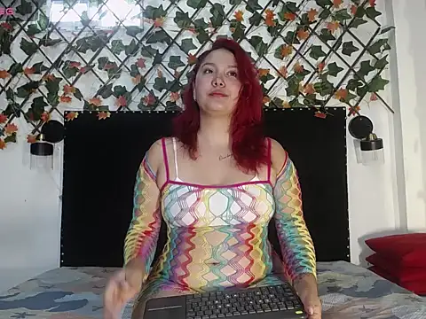 Snapshot of vhannaper chatting on November 14, 11:53 am vhannaper online show from November 14, 11:53 am