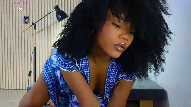 vanestraus online show from April 3, 11:47 pm