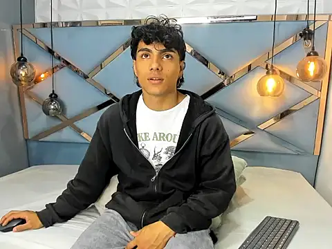 MattFiore online show from January 10, 7:04 pm