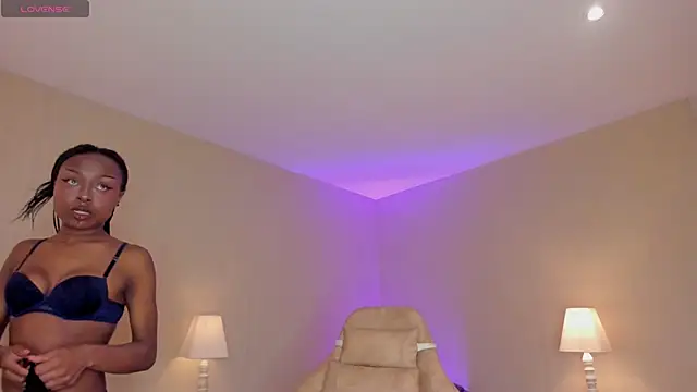 Midnight Bluee online show from December 13, 7:53 pm