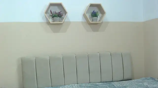 Charlothe 7 online show from April 17, 3:48 pm