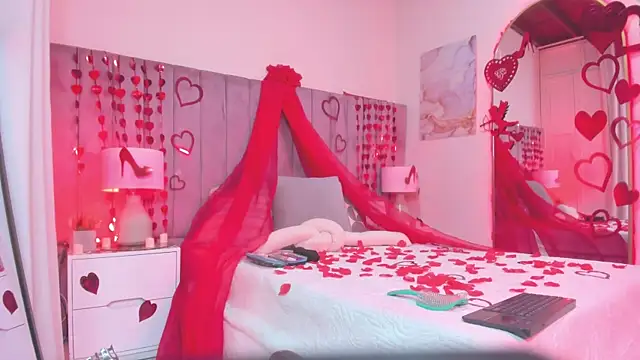 Valentino moretti online show from February 16, 11:50 am