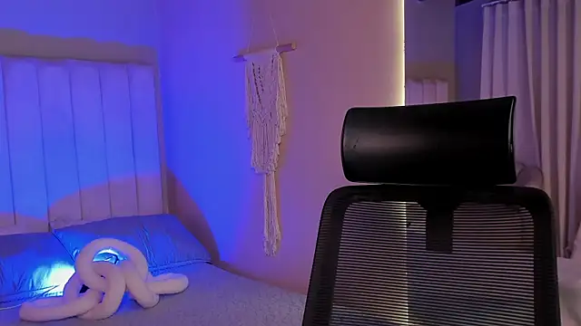 Seab trooy online show from February 8, 10:46 pm