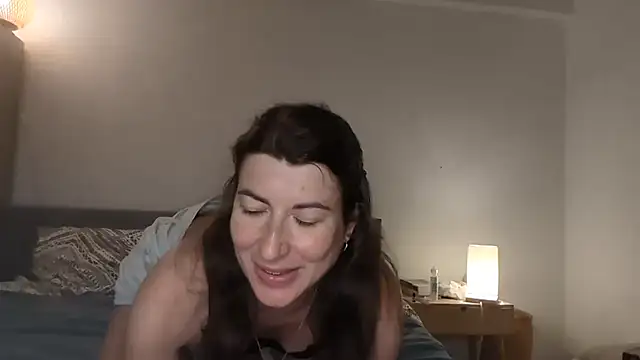 Snapshot of Jo_LieLive chatting on June 1, 7:15 pm Jo LieLive online show from June 1, 7:15 pm